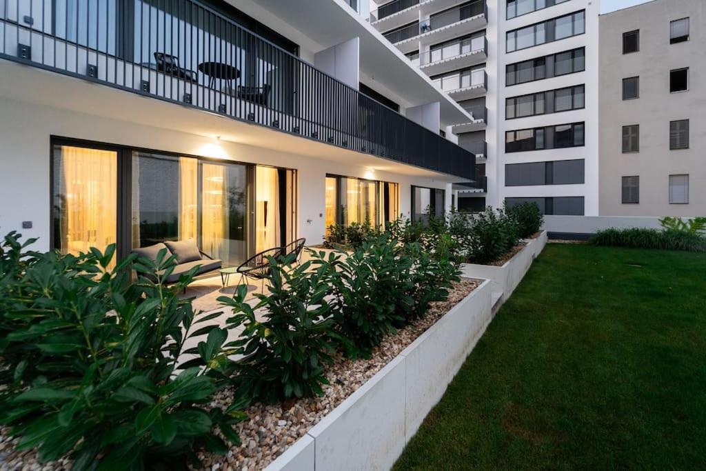 Green Garden Sauna Apartment Бърно Екстериор снимка